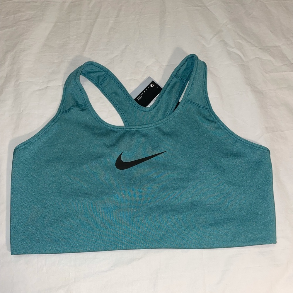 Nike Women's  Swoosh Plus Size Sport Bra Sz 1X